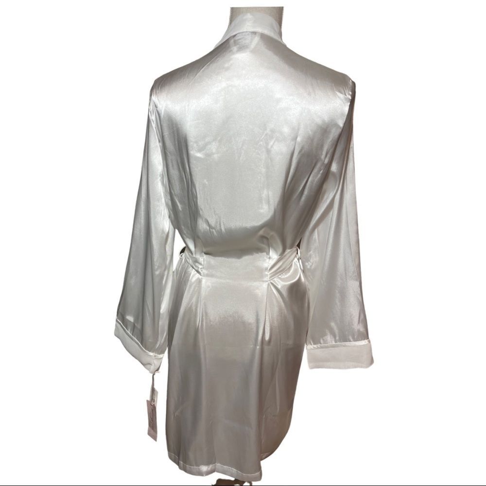 NWT Linea Donatella Midnight Short Wrap Robe size small/medium white bridal - Picture 4 of 9